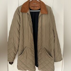 Very rare and vintage FERRIGAMO barn coat. Leather collar accent.